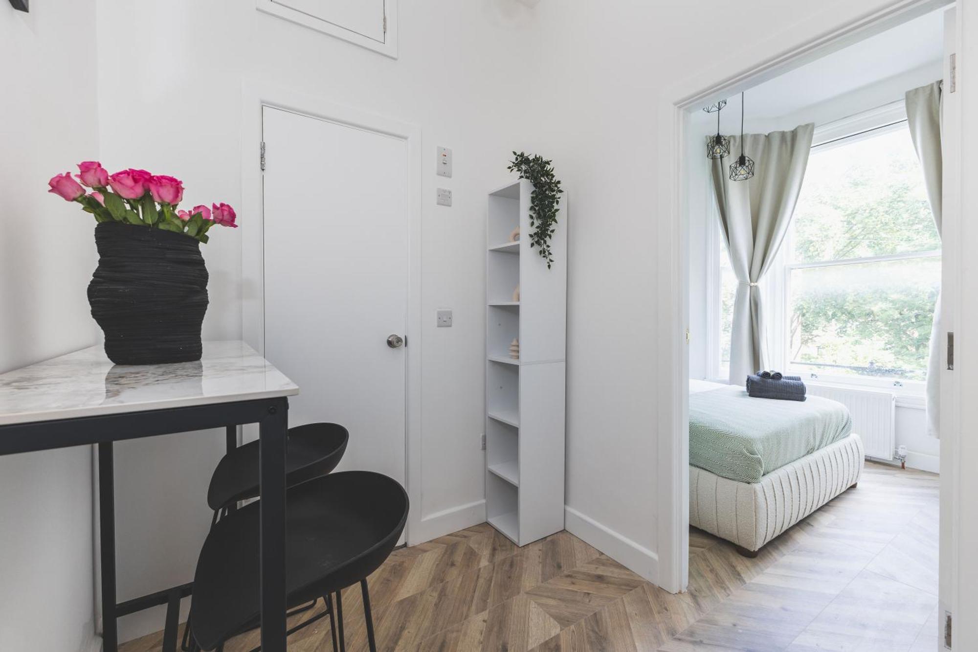 Stunning Serviced Great Location - Perfect For Corporate,contractors And Leisure Clients Apartment